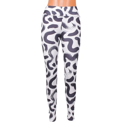 Дълъг бял клин с черни елементи