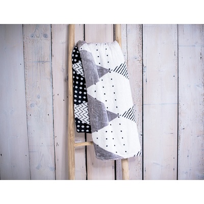 Jahu MyHouse vzorovaná mikroplyšová deka Triangle grey 200x220
