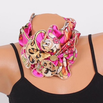 Image 1 of Свежо фишу-цвете в цикламено с флорални мотиви