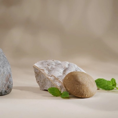 SOLUTION by Kvitok Prebiotický tuhý šampón s antipollution ochranou Intensive Care 50 g