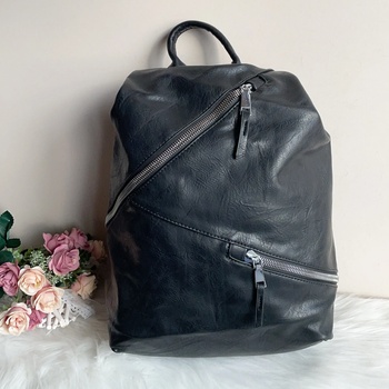 Image 1 of Черна кожена раница Модел-8820