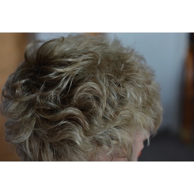 Exclusive wigs by Lubo paruka Brit iced champagne rooted