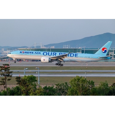 Phoenix B777-3B5ER Korean Air We are our pride Colors 1:400