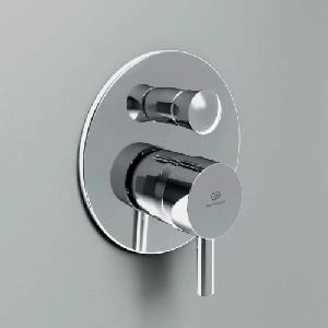 Ideal Standard Вграден смесител за вана/душ Ideal Standard Ceraline в гланцов хром с вградено тяло (A6939AA)
