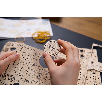 UGEARS 3D puzzle NASA Lunární vozítko 319 ks
