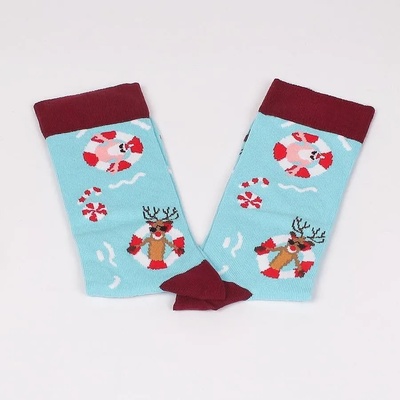 Весели мъжки чорапи в светлосиньо с Дядо Коледа и елен