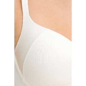 Triumph сутиен Body Make-Up Soft Touch (10194318)