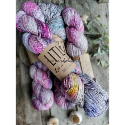 LIFE IN THE LONG GRASS Příze LITLG singles Moonbow 100% merino superwash 100 g