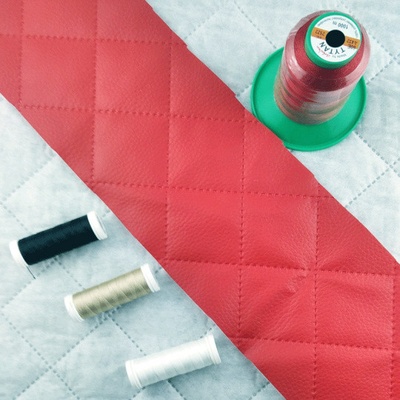 Ekokůže barva červená prošívaná ultrazvukem, koženka metráž