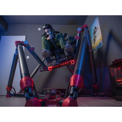 Pohyblivý simulátor letu s VR
