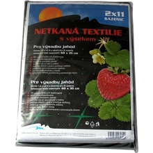 Neotex / netkaná textilie výsek 45g jahody 1,6 x 4,2 m