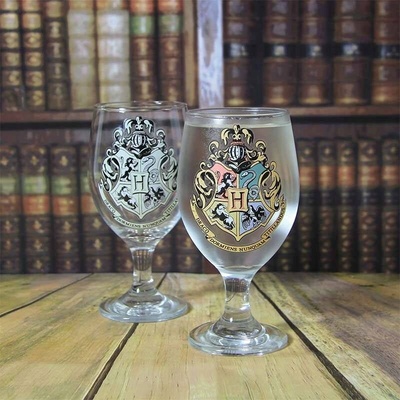 Paladone Pohár Harry Potter meniaci sa znak Rokfortu 400 ml