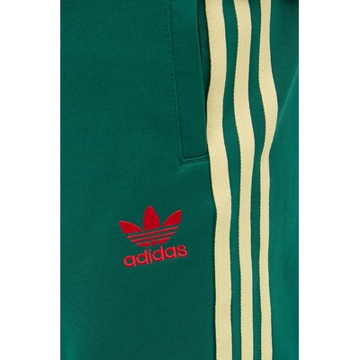 adidas Originals Спортен панталон adidas Originals SST TP в зелено с апликация JP1224 (JP1224)