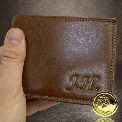 Tvůj monogram to je originál! Pánská kožená peněženka ROYAL LEATHER na šířku s monogramem Pravá kůže ražba monogram u A Okrasně Monotype Cors.