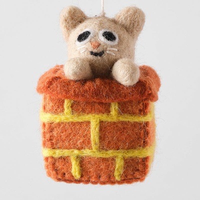 Wrap Vlněná vánoční ozdoba Simbi Cat in Chimney kočka v komíně