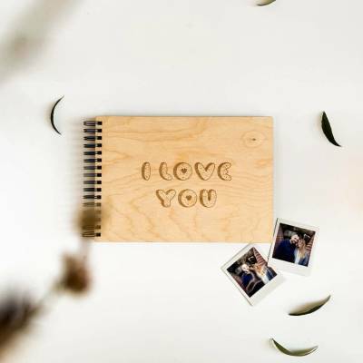 Kroužkové fotoalbum I love you Počet a barva papírů: Černé - 30 listů