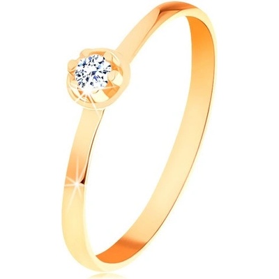 Šperky Eshop prsten ve žlutém zlatě čirý diamant ve vyvýšeném kulatém kotlíku S3BT505.62