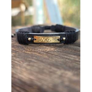 Kathryn' s bracelets Мъжка кожена гривна с 14к златна плочка и гравирано име (ПД1)