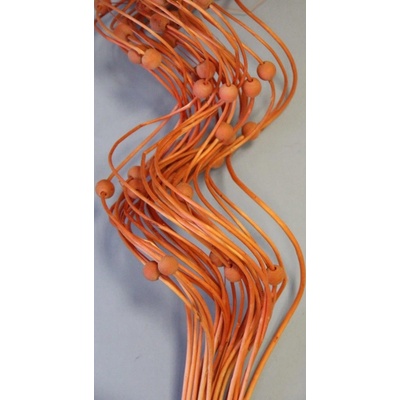 Curly ting dřevěný korálek 80cm oranžová