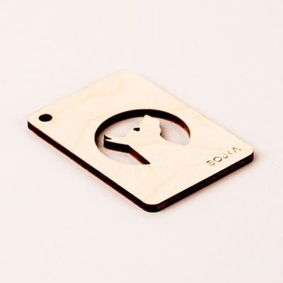 SOJKA Dřevěná vůně do auta - Dobrman