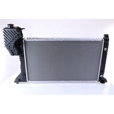 Chladič motora NISSENS 62686A