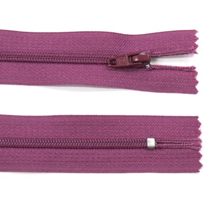 Spirálový zip no.3 nerozepínací 30cm - více barev color: 575 švestková fialová