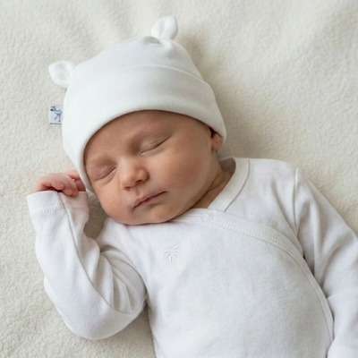 Baby Service Kojenecká nasazovací bavlněná čepice s oušky Bílá Babyservice