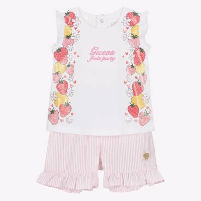Guess Бял потник с ягодки и раирани къси панталони за бебе момиче Guess