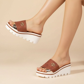 Дамски чехли в кафяво и бяло с платформа