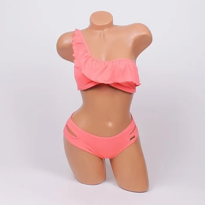 Свеж бански в коралов цвят с къдри