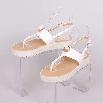 Дамски сандали в бяло с равна подметка