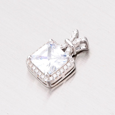 Stříbrný přívěsek se zirkony AP2072