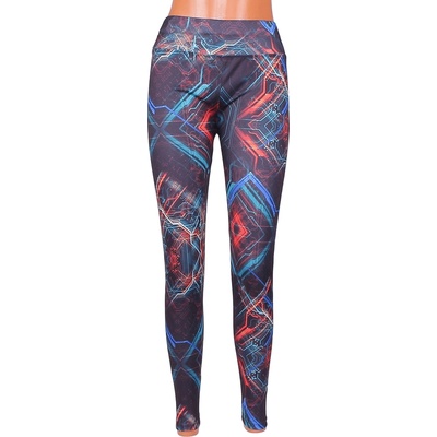 Дълъг клин в черно с цветен десен