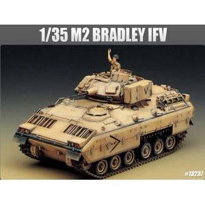 Academy Комплект модел танк 13237 - m2 bradley ifv (1: 35)