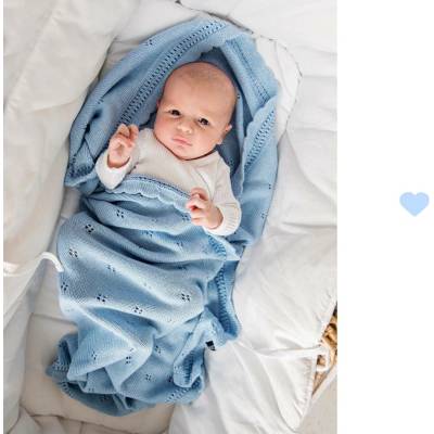 Lullalove Ažurková přikrývka DAISY Modrá