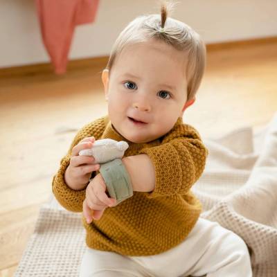 BABY FEHN Chrastící náramek medvěd FehnNatur 3.0