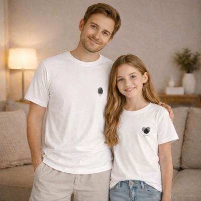 Set triček pro tátu a dítě s otisky prstu Barva: Bílá, Velikost pro dítě: 10 let, Velikost pro tátu: XL - S vlastním textem (Jméno)