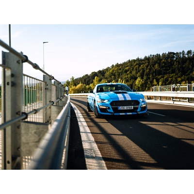 Jazda vo Ford Mustang na okruhu