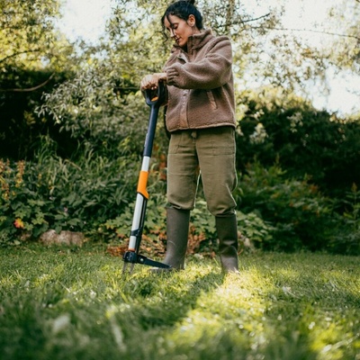 Fiskars vytrhávač plevele X-series teleskopický 1080510