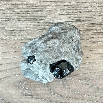Nefertitis Obsidián Apačská slza v matrixu USA 58 NF64430 - cca 2,5 cm, 97,3 g