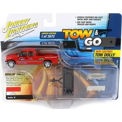 Johnny Lightning Chevrolet Silverado + Tow Dolly 2002 1:64