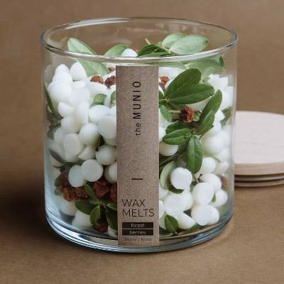 The Munio Aroma difuzér Forest Berries ze sójového vosku 300 ml