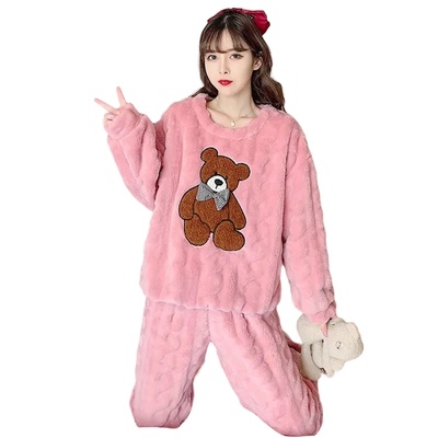 Дамска зимна пухкава пижама в цвят пудра с мече