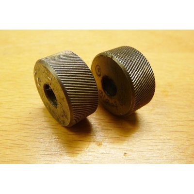 Rádlovací kolečko pr.20mm šikmé 0,6 - pár Rad.kol.20/06-sik.