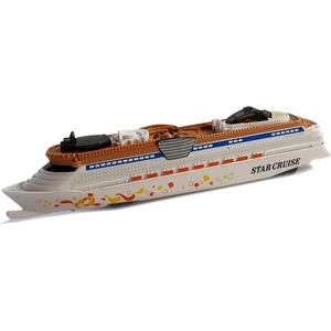 LEAN Toys Интерактивна играчка Lean Toys - Круизен кораб, със звуци и светлини, 24 cm (6745)