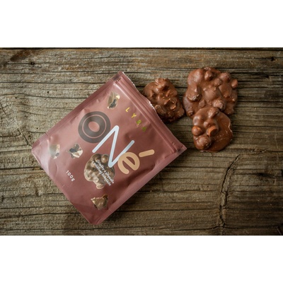 Čokoládovna Lyra LYRA ONé ořechy a physalis v mléčné čokoládě 100 g