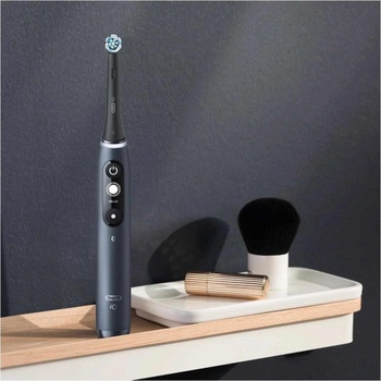 Image 1 of Oral-B iO Series 7 black