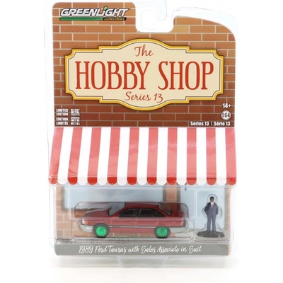GreenLight Ford Taurus 1989 s figurkou zelená kola 1:64