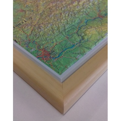 Georelief Českosaské Švýcarsko - nástěnná plastická mapa 80 x 60 cm Varianta: mapa v dřevěném rámu, Provedení: Pinos přírodní