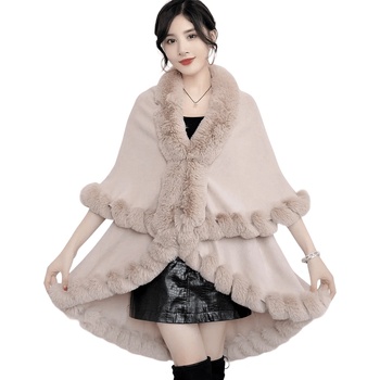 Image 1 of Стилна пелерина в цвят лате с пухкава шал яка